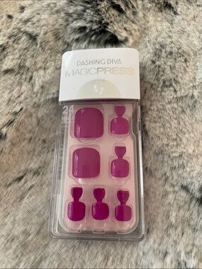 Dashing Diva MagicPress Press-On Nails in Deep Pink